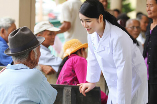 Nghề Điều dưỡng nhiều cơ hội và cả thách thức Nghề Điều dưỡng nhiều cơ hội và cả thách thức