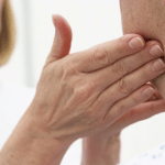 Điều dưỡng Sài Gòn giải đáp thắc mắc về bệnh ung thư cổ họng