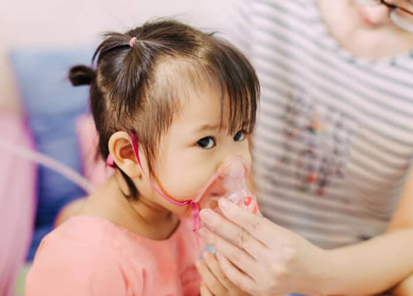 Viêm phổi là một bệnh khá phổ biến ở trẻ nhỏ và trẻ sơ sinh Viêm phổi là một bệnh khá phổ biến ở trẻ nhỏ và trẻ sơ sinh