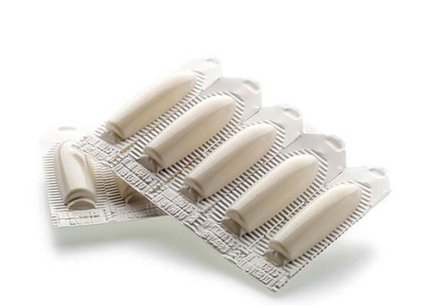 Thuốc đặt âm đạo là loại thuốc có thể rắn, hình bầu dục Thuốc đặt âm đạo là loại thuốc có thể rắn, hình bầu dục